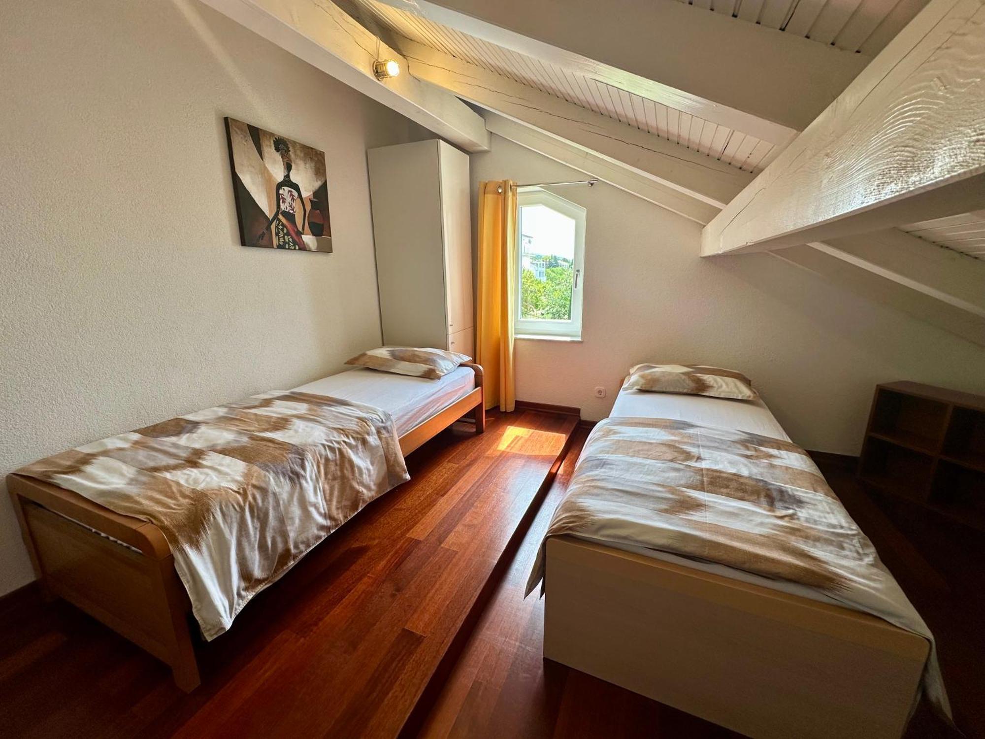 Queen Apartment Dramalj